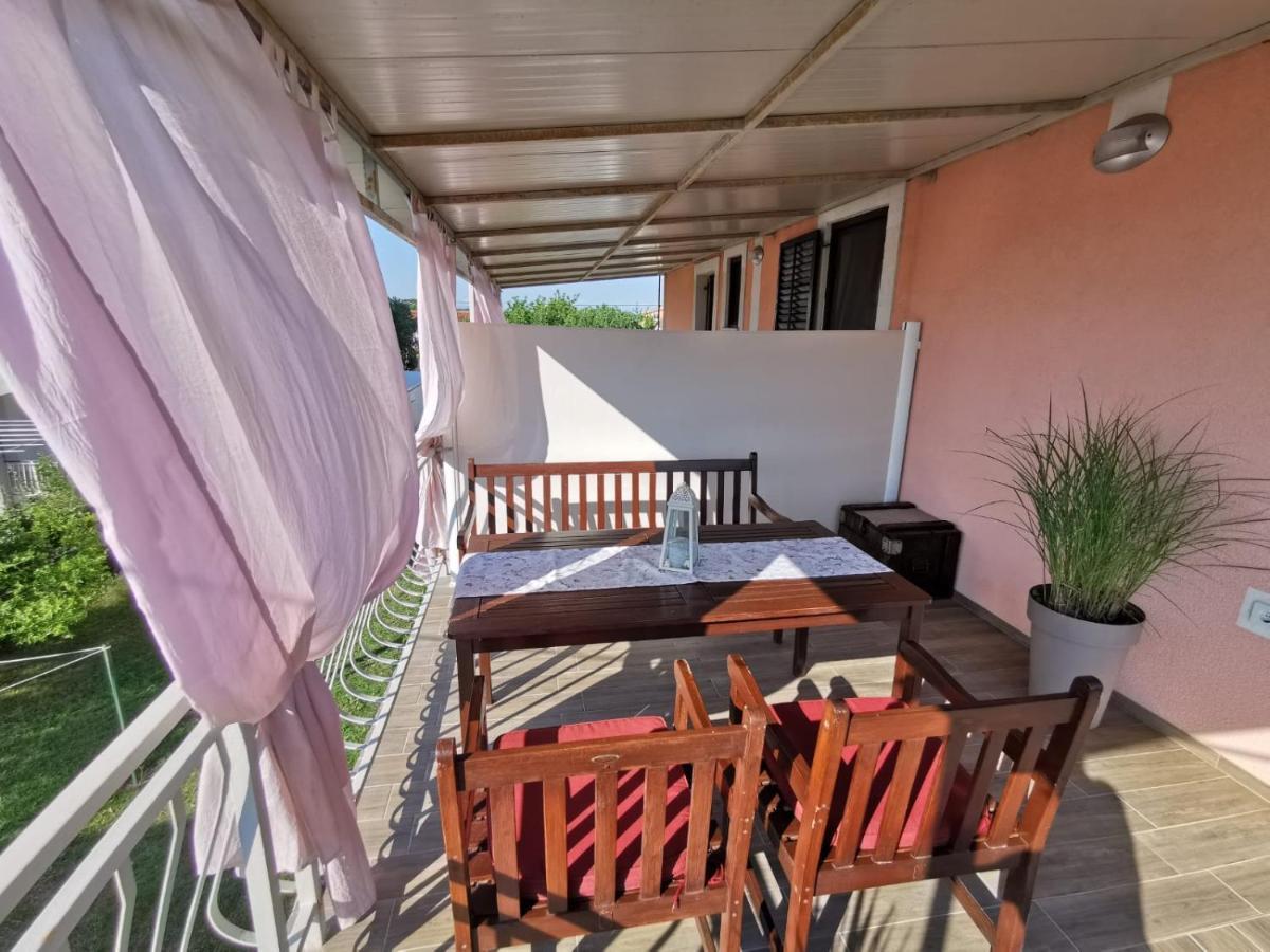 Apartmani Tajana Sukosan Bagian luar foto