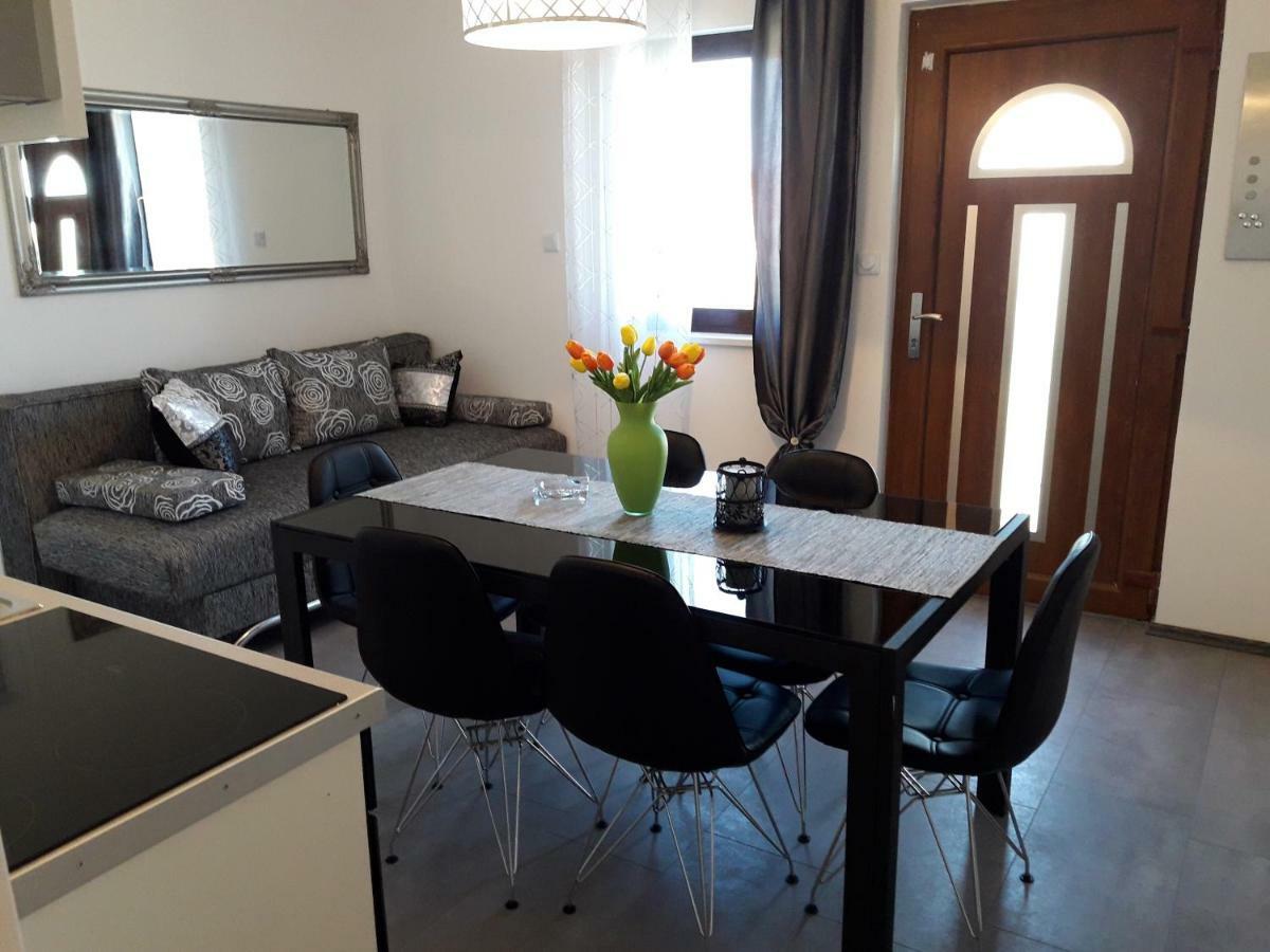 Apartmani Tajana Sukosan Bagian luar foto