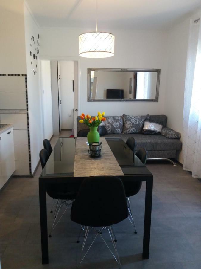 Apartmani Tajana Sukosan Bagian luar foto